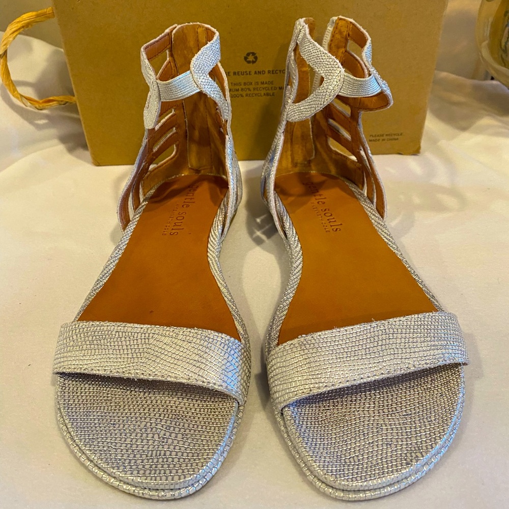 Gentle Soul by Kenneth Cole White and Silver Sandals